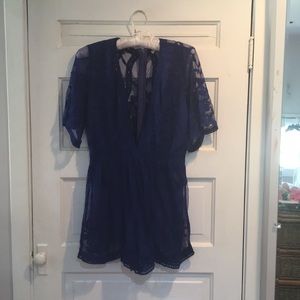 A v neck lace blue romper